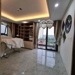 Cho thuê căn góc 3 phòng ngủnhà cơ bản và full nội thất, trống sẵn ở liền