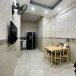 Cho thuê nhà quận 4 tôn đản đẹp như hình chỉ 11trieu