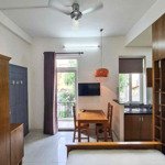 Studio- thang máy gần công viên hoàng văn thụ- full nội thất - bancony