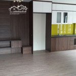 Cho thuê văn phòng phố dịch vọng hậu,dtsd 125m2,thông sàn