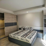 Cho thuê căn 2 phòng ngủ diện tích: 81 m2 ( 2 phòng ngủ 2toilet) giá chỉ 11 triệu / tháng gồm nội thất cơ bản.
