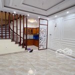 Cho thuê nhà nguyên căn mặt phố đường láng kinh doanh đỉnh, lô góc - 105m2/sàn. lh: 084482989