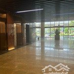 Bán sàn thương mại chung cư mặt phố láng hạ, 900m2, đầy đủ pccc, điều hoà, giá cực rẻ