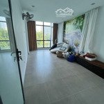 Cho thuê văn phòng khu dịch vụ mỗ lao 40m2/tầng chia sẵn 2 phòng, ô tô đỗ cửa, giá bán 6 triệu/tháng