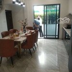 Cho thuê nhà 165m² có 3 phòng ngủ 3 wc có nội thất