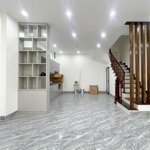 Bán nhà giang chính biên giang, cách 10m ra đường ô tô tránh 33m2 - 4 tầng. giá 2.1 tỷ. 0986498350