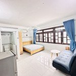 Studio full nội thất cửa số lớn, ngay sân bay và công viên hvthụ