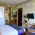 Studio 50m2 full thiết bị tầng 9 cửa sổ view đẹp