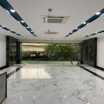 Cho thuê nhà mặt đường xuân thủy, 100m2*4 tầng, mặt tiền 7m, thông sàn, riêng biệt, 65tr/th