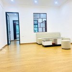 Siêu Phẩm Bán Nhà Tập Thể Phố Núi Trúc 90M2, Giá Chào 3,55 Tỷ