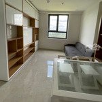 Cho thuê căn hộ 55m2 2 phòng ngủcó nt gỗ giá bán 5 triệu5