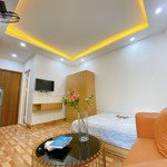 Studio nghách 12 nguyễn trãi, thanh xuân. giá 5 triệu 6 full nội thất. phòng mới xây