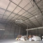 Kho trần caodiện tích360m2 giá rẻ ở quận 7 cho thuê xe cont tận cửa