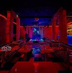 Sang quán bar lounge 180m2 cao bá nhạ