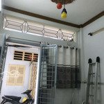 Nhà thuê 3x9m 2 lầu 2pn nguyễn trãi p2 q5 v