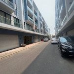 Bán nhanh căn liền kề duy nhất kđt watefront city 96m2 giá rất tốt!