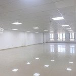 Cho thuê nhà mặt phố xã đàn, 220m2*3 tầng, thông sàn, mặt tiền 15m, thang máy, riêng biệt