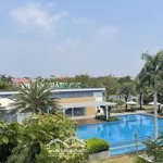 Cho thuê nhà phố 1 trệt 2 lầu view hồ bơi công viên