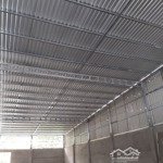 Nhà xưởng 300m2 ngay ngã tư ql1a-vườn lài quận 12