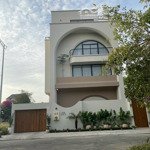 Villa view sông sài gòn! full nội thất! 4 phòng ngủ! ở và văn phòng!