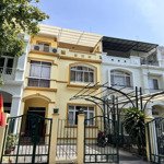 Nhà phố liên kế 7x18 khu compound phú mỹ hưng gầntrung tâm thương mạivivo city q7. liên hệ phú quí 0799 997 099