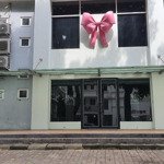 Bán 02 shophouse kinh doanh phú mỹ hưng, mặt tiền đường phạm văn nghị. liên hệ phú quí 0799 997 099