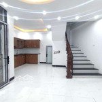 Bán nhà đường tam trinh,hoàng mai.40m2. 5 tầng 3.9tÿ