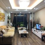 Bán căn 3 pn 137m2 toà 302 cầu giấy full nội thất đẹp view thoáng, liên hệ: 0981586877