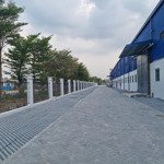 Cần bán nhà xưởng mới 5353 m2, góc 2 mặt tiền đường lớn, trong kcn hoà bình, thủ thừa, long an