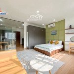 Căn hộ 1 phòng ngủ- full nội thất - ngay gần sân baydecor xinh y hình