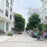 Chính chủ bán liền kề 102m2, thiết kế 2 mặt thoáng, đã hoàn thiện cả nhà, giá bán 17.5 tỷ