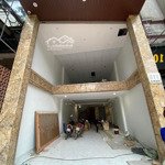 Siêu phẩm building mặt hồ đền lừ có 1 không 2 - 8 tầng lừng lững view hồ - vỉa hè đá bóng