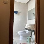 Bán căn hộ chung cư cao ốc phú nhuận, sổ hồng, dt: 122m2, 3pn, 2wc, giá: 5.3 tỷ, lh: 0909 455 485