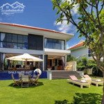 Bán biệt thự đẹp ocean villas, 2 tầng, 3 phòng ngủ, 616m2, 33 tỉ