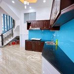 Bán nhà mặt phố 40m2 chính chủ tại q2, có thương lượng gấp trong tháng 4