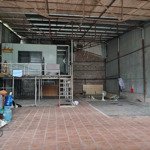 Cho thuê kho xưởng đẹp cao thoáng, dt 200m2 phố đỗ xuân hợp đường tải 3,5 tấn vào kho quay đầu 16tr