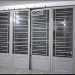 Nhà có 1 đuc lững tổng dt 60 m hem 182 hiep binh chanh