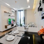 Cho thuê02 2 phòng ngủvinhomes green bay giá bán 13 triệu/tháng, full đồ,vào luôn. liên hệ mr quyền 0918269777