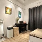 Căn studio xinh giá rẻ, mặt tiền q3. an ninh, ban công rất rộng