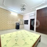 Phòng trọ không gác rộng 30m2 có đầy đủ nội thất gần lotte nguyễn văn lượng. không chung chủ