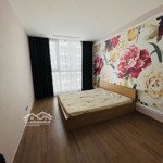 Bán 2pn 90m2 6,450ty khu park có sổ hồng, có nội thất, tầng cao call 0937600779