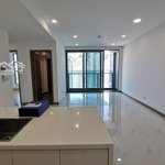 Cho thuê căn sunwah pearl 2 phòng ngủ 2 vệ sinh 102m2, view sông cực thoáng