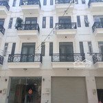 Mbkd nhà mới đẹp - 4 lầu _ 6 phòng ngủnguyễn sơn _ giá bán 30 triệu/ th tl