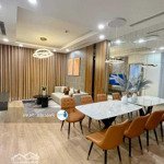 Cần tiền bán gấp căn 3pndiện tích104m2 chỉ 55 triệu/m2 cc green park tower dương đình nghệ. liên hệ: 0936.530.388