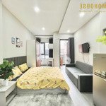 Studio ban công/ cửa sổ y hình - full nội thất - hẻm xe hơi phan xích long, phú nhuận