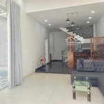 Bán nhà sát bên phạm văn đồng, linh đông thủ đức 128m2 3 tầng đường 5m xe hơi ngủ trong nhà.