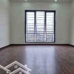 Bán nhà phúc lợi 30m2, 5 tầng, 2.98 tỷ. nhà xây mới. sổ vuông hoa hậu