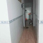 Nhà đẹp đ 38/1 lầu lửng 3pn (2 kín 1 hở)2wc