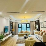 Chính chính chủ bán lại căn 3n 140m2 tòa a tầng trung đẹp; giá cắt lỗ liên hệ: 0906233283