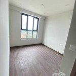 Cho thuê chung cư diện tích 72m2; 2 phòng ngủ; 2 tolet; nhà mới nguyên, hướng tây; view hồ đá